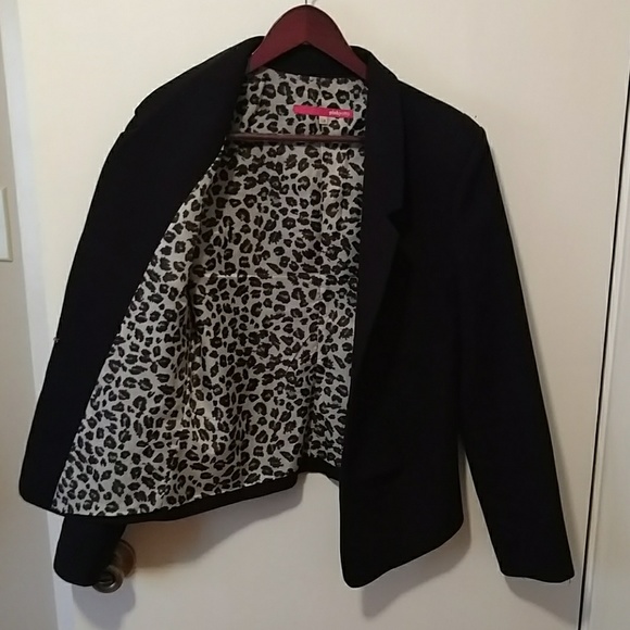 Pinkyotto Black Blazer - Picture 3 of 7